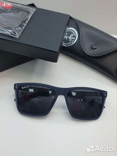 Солнцезащитные очки Ray Ban
