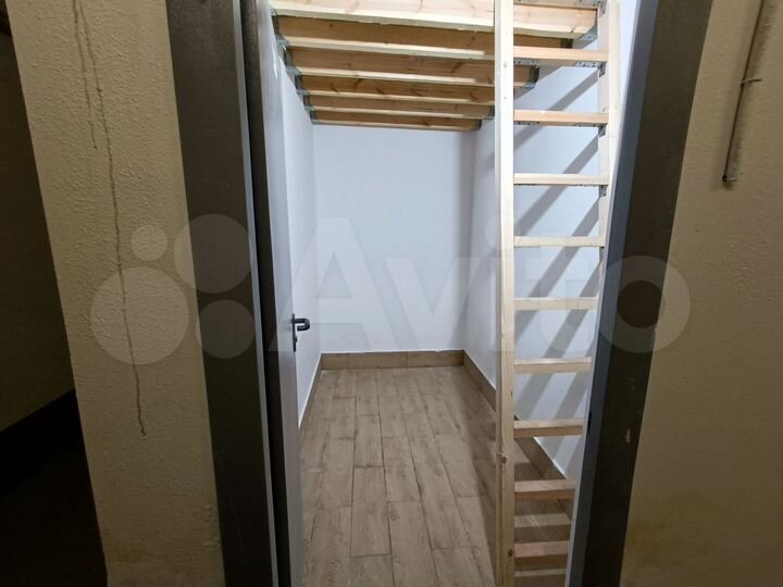 Машиноместо, 10 м²