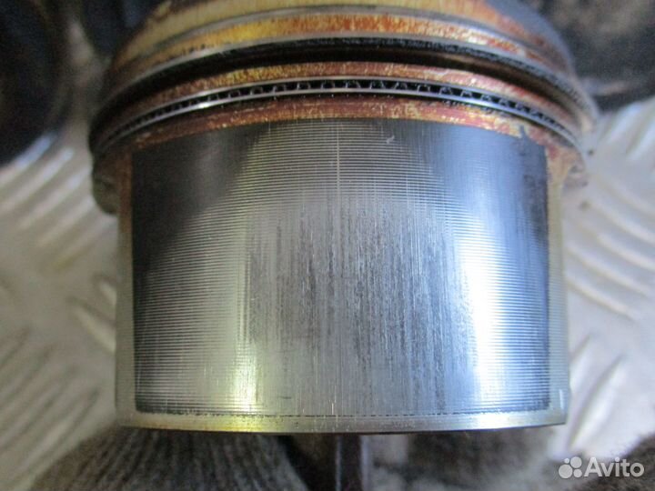 Поршень с шатуном Volkswagen Golf 4 1.6 AVU