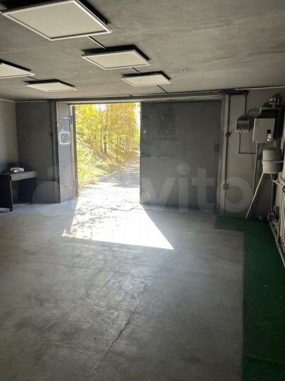 Гараж, > 30 м²