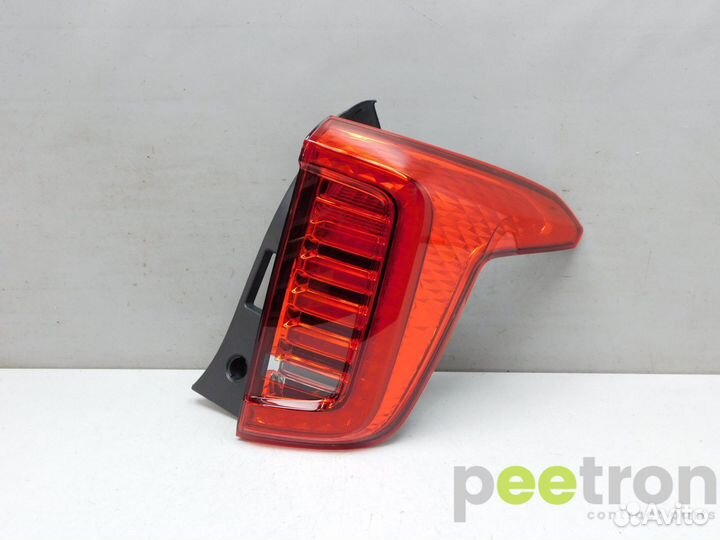 Б/У Б/У Фонарь задний наружный правый новая