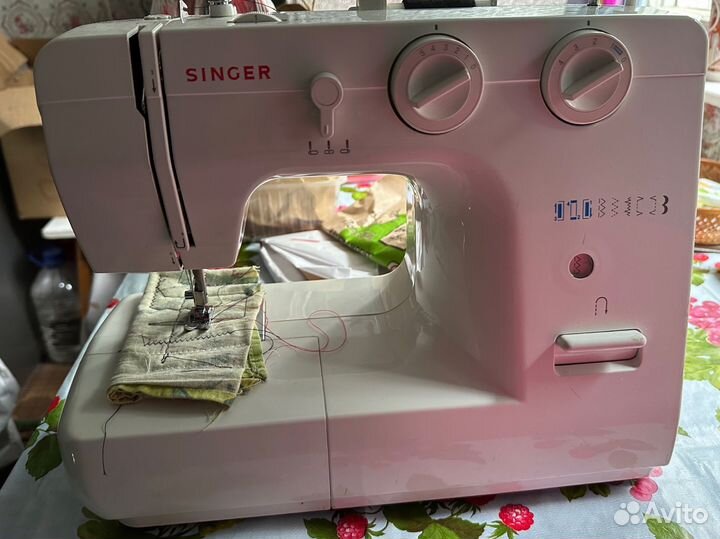 Швейная машина Singer