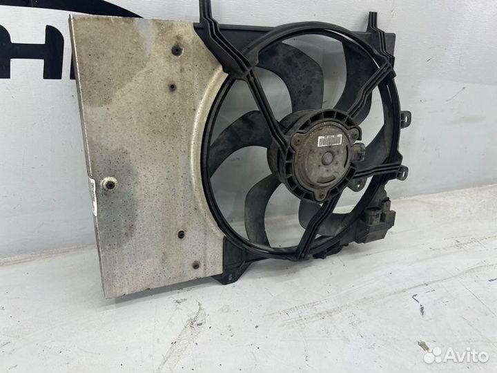 Вентилятор охлаждения радиатора передний Peugeot