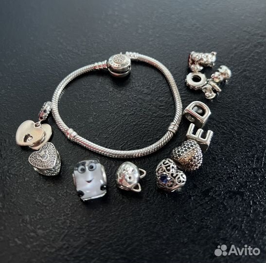 Браслет с шармами Pandora