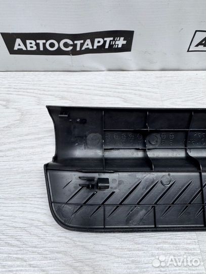 Накладка на порог салона задняя правая Mazda 3 BK