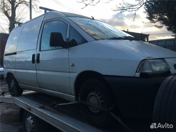 Разбор на запчасти Peugeot Expert