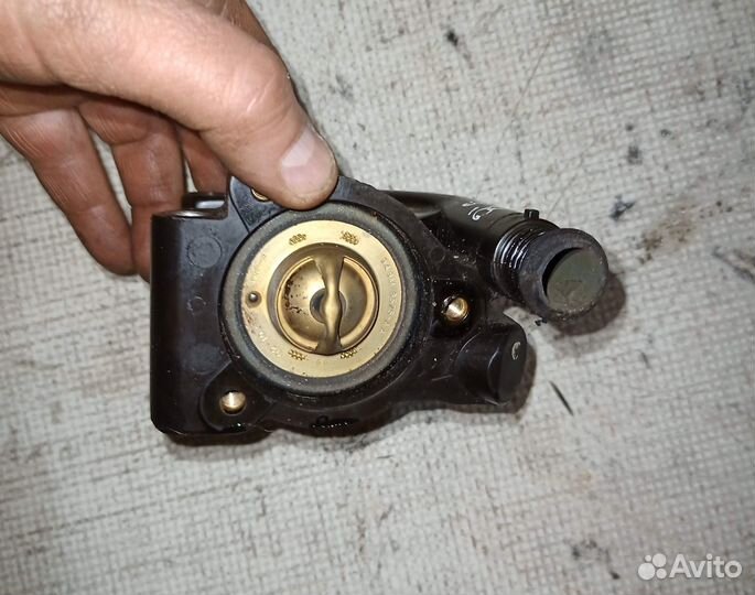 Корпус термостата Форд Фокус 1 1,8-2,0 л