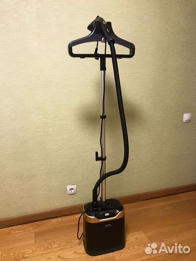 Продаю вертикальный отпариватель Tefal