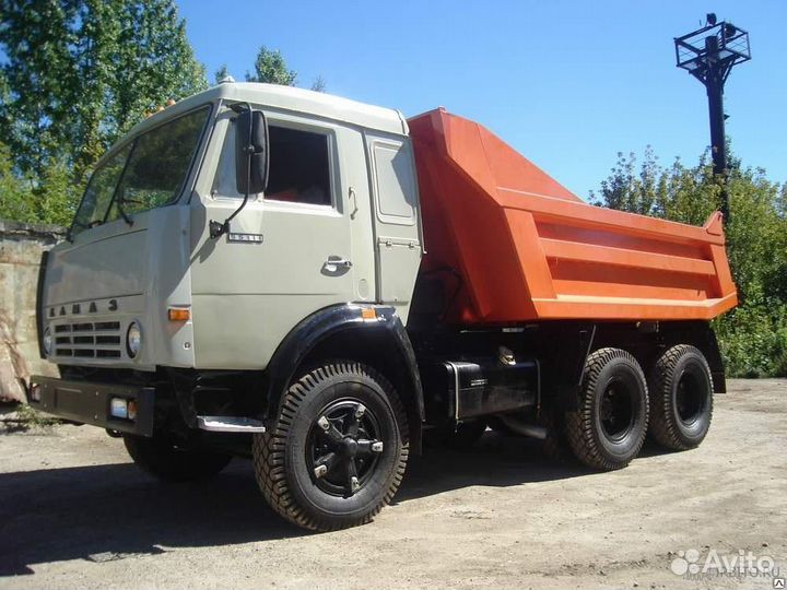Водитель на камаз-самосвал