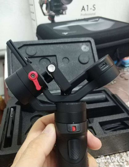 Электронный стедикам Zhiyun Crane M2