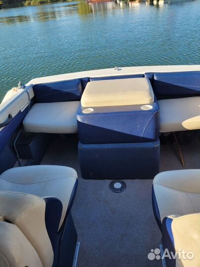 Катер бейлайнер