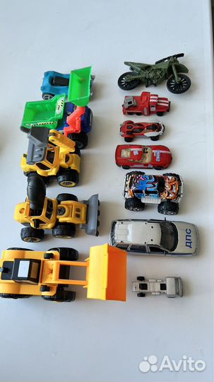 Машинки игрушечные