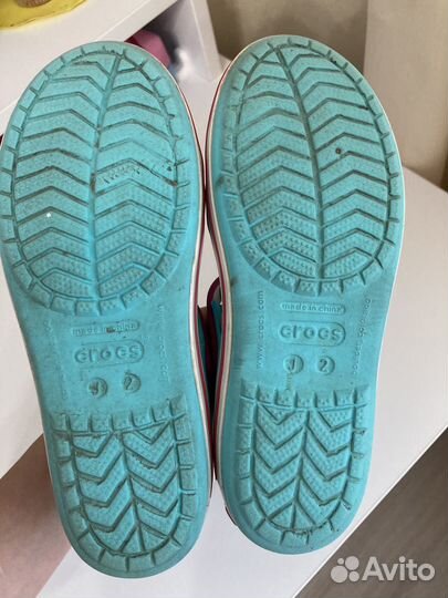 Сандалии crocs j2