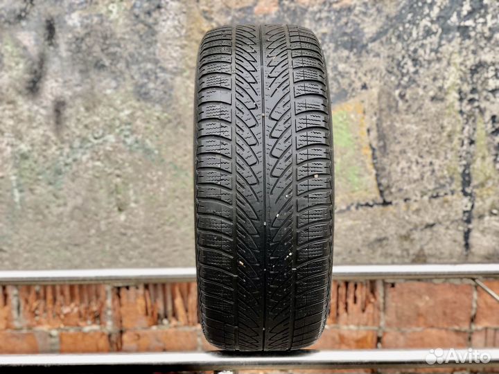 Goodyear UltraGrip 8 Performance 215/55 R16 97H