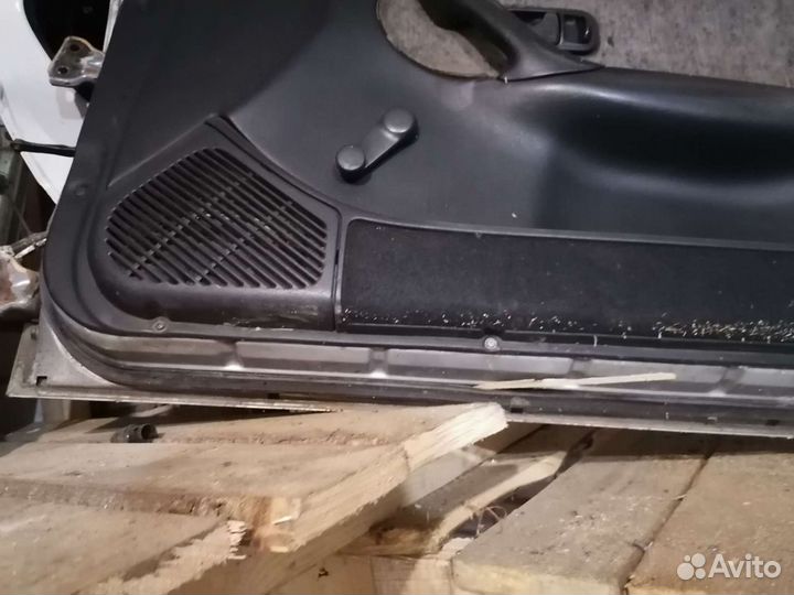 Дверь передняя правая nissan primera p10