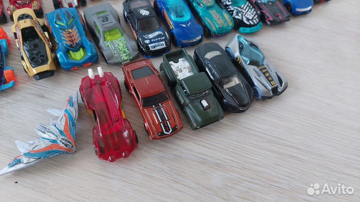 Машинки hotwheels