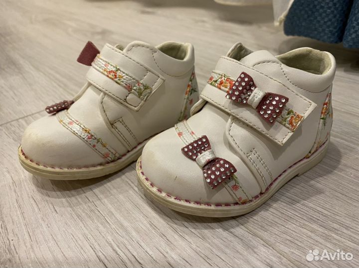 Ботинки для девочки 18