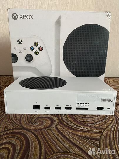 Xbox Series S 2 геймпада + 440 игр