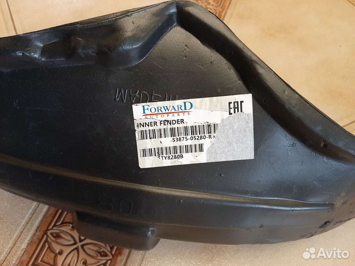 Подкрыльник королла180 передний правый