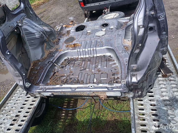 Задняя панель Mitsubishi Outlander xl