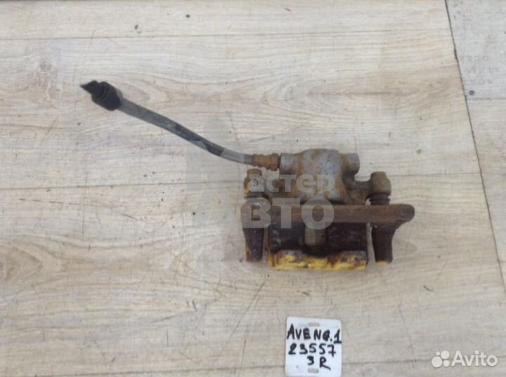 Суппорт задний правый Додж Авенжер