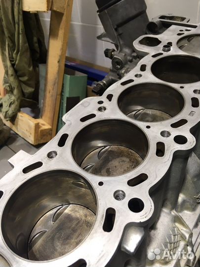 Двигатель м54б25