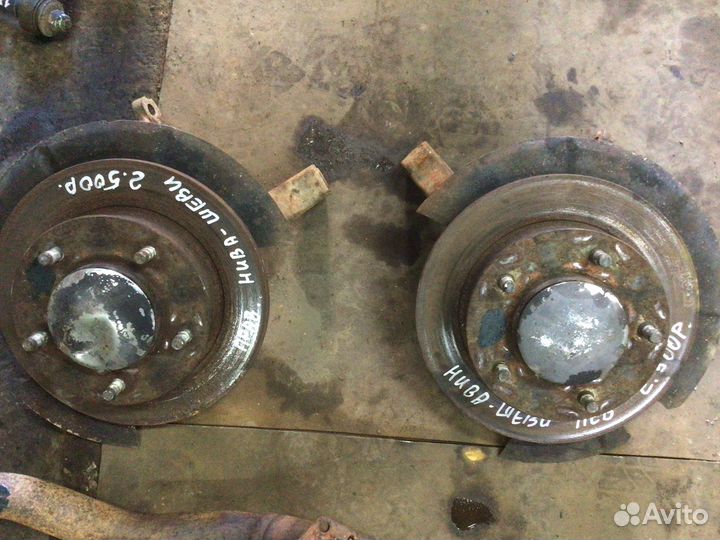 Поворотный кулак в сборе на Ниву - Шевроле