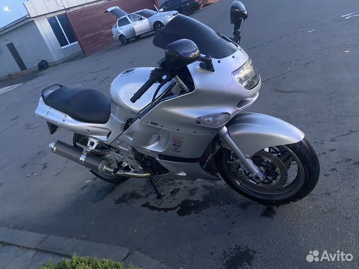 Kawasaki zzr 400