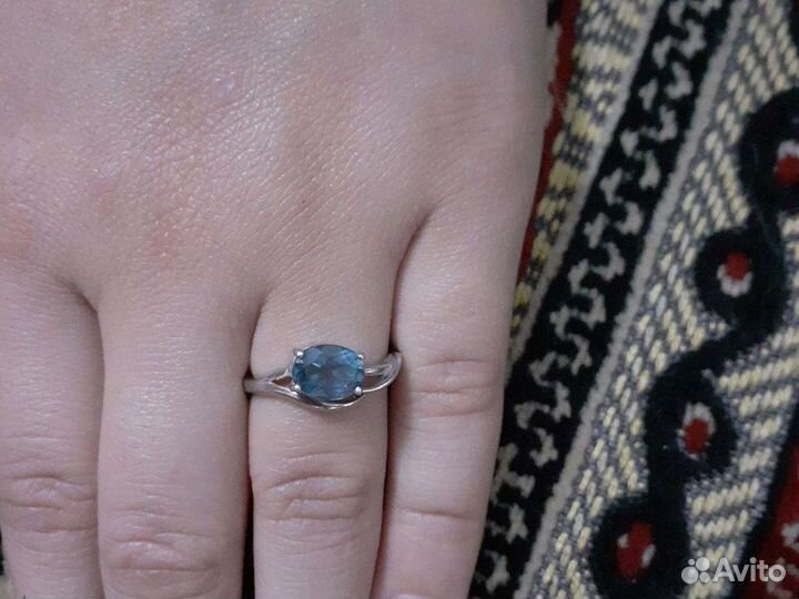 Серебряное кольцо и серьги с фианитом