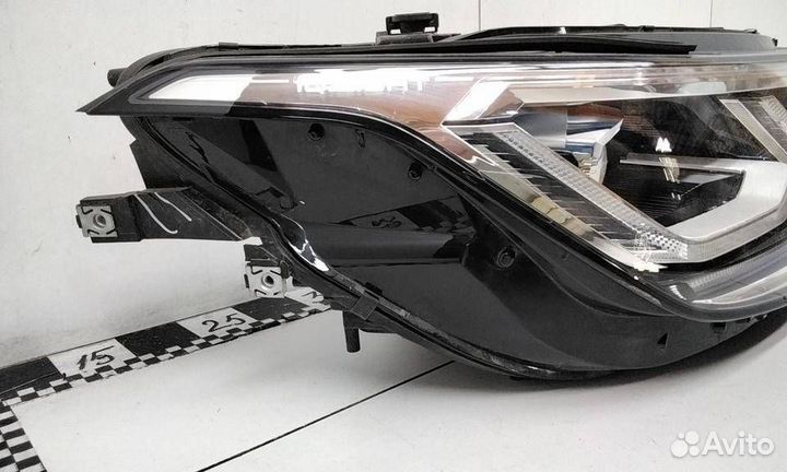 Фара правая Volkswagen Tiguan