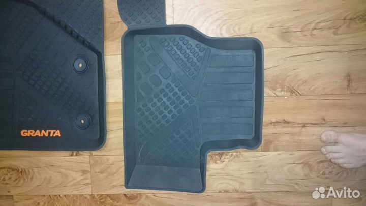 Автомобильные коврики резиновые