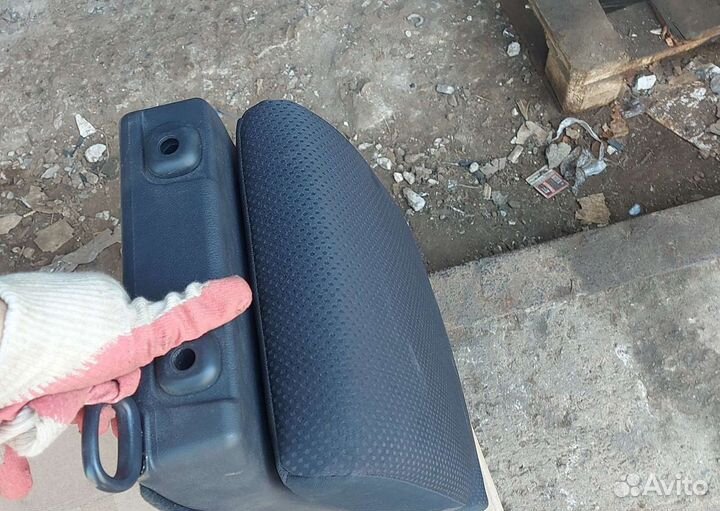 Подлокотник заднего дивана Хода crv3