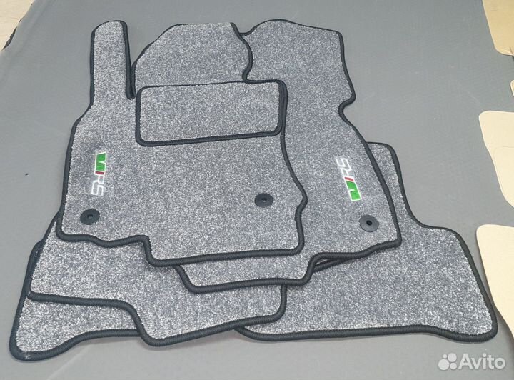 Коврики автомобильные (ворсовые на резин. осн.)