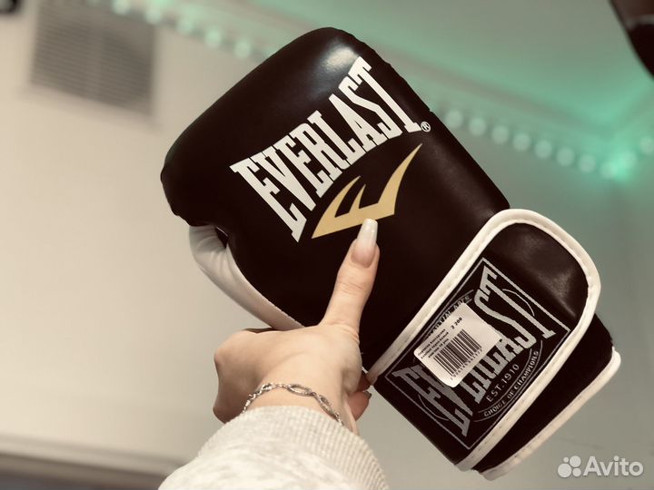 Перчатки черно-белые Everlast 10,12 унций