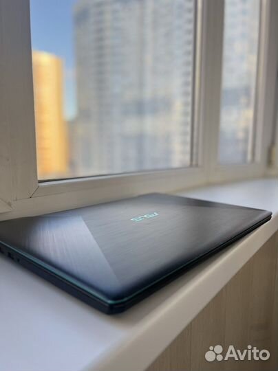 Игровой ноутбук asus M570D