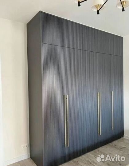 Шкаф на заказ для студии