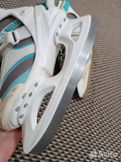 Коньки женские 39 размер