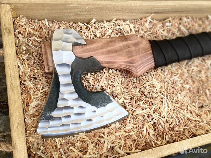 Топор кованый