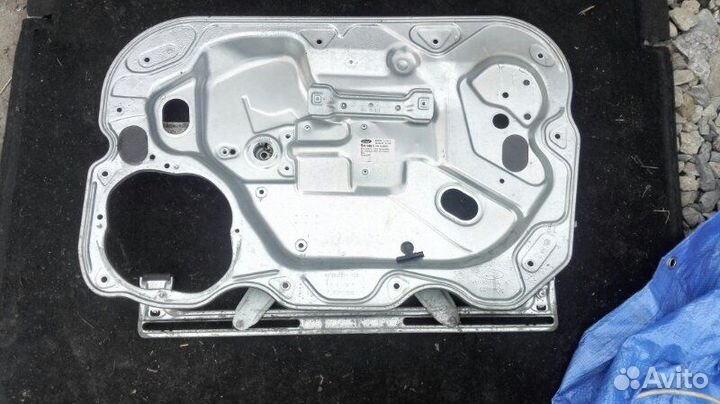 Стеклоподъемник передний правый Ford Focus 2