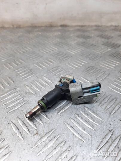 Форсунка Opel Astra 1.6 A16XER 2011