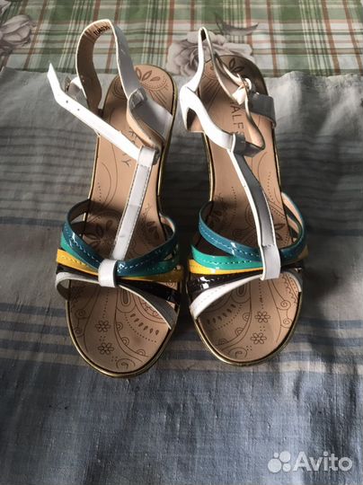 Босоножки женские 39 размер