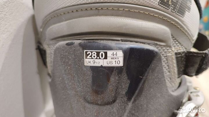 Горнолыжные ботинки salamon 28