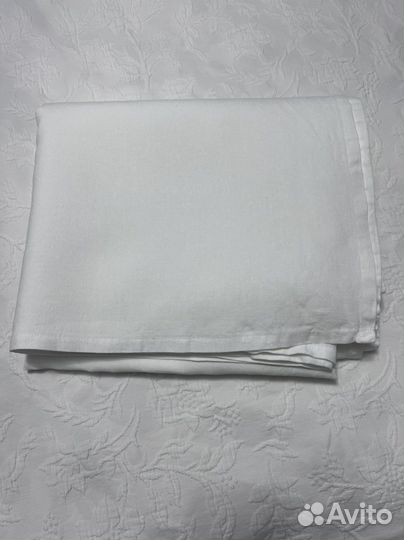 Скатерть льняная белая б/у размер 144х236