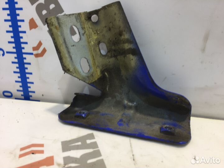 Кронштейн крыла Прав. 6Q0821142 Фольксваген Поло