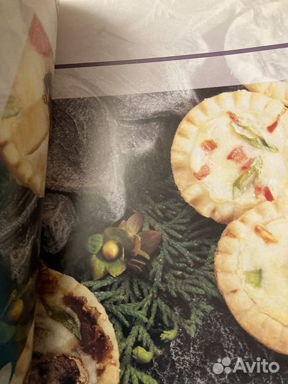 Продам две книги кулинарные