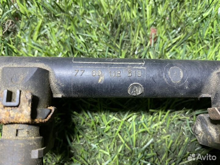 Рейка топливная (рампа) Renault Clio 2