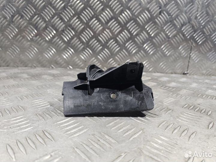 Крепление бампера переднее правое Audi A8 D4