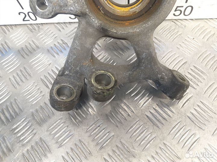 Цапфа/кулак поворотный передний левый Mercedes-Benz C-Class