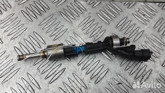 Форсунка бензиновая ford focus 3 (KUK21B704)
