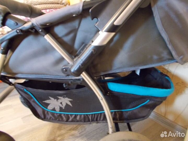 Коляска прогулочная с перекидной ручкой